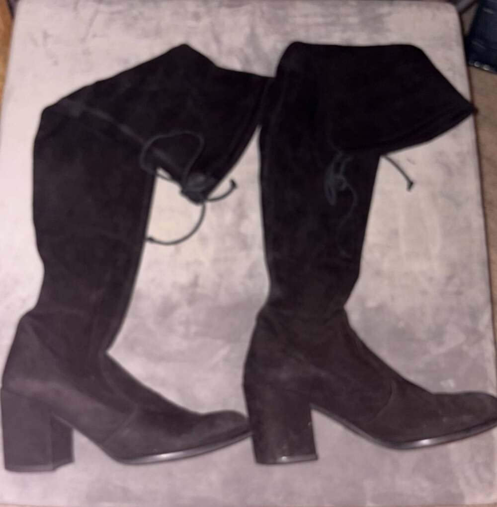 Stuart Weitzman - Picture 3 of 4